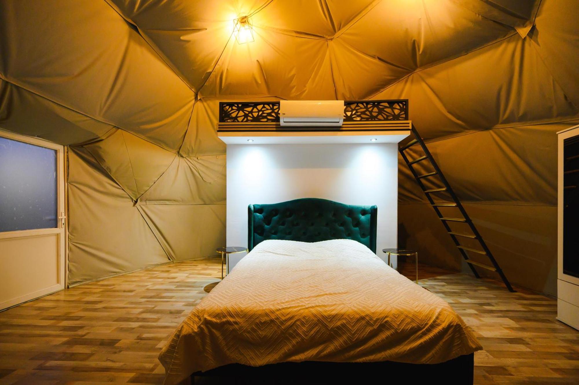 Sun Garden Glamping Domes Hotel Călimăneşti Exterior foto